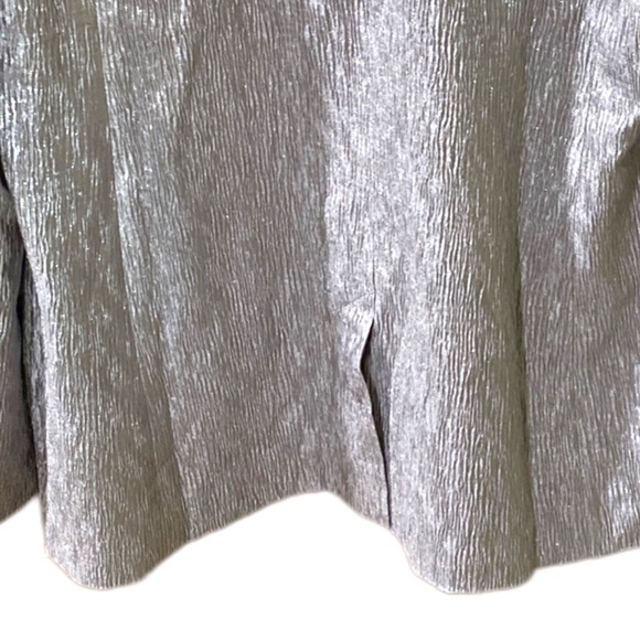 NWT Astr The Label Ayla Metallic Plisse Blazer - Picture 13 of 16